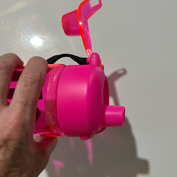 Pink Plastic water bottle - Picture 2 of 9